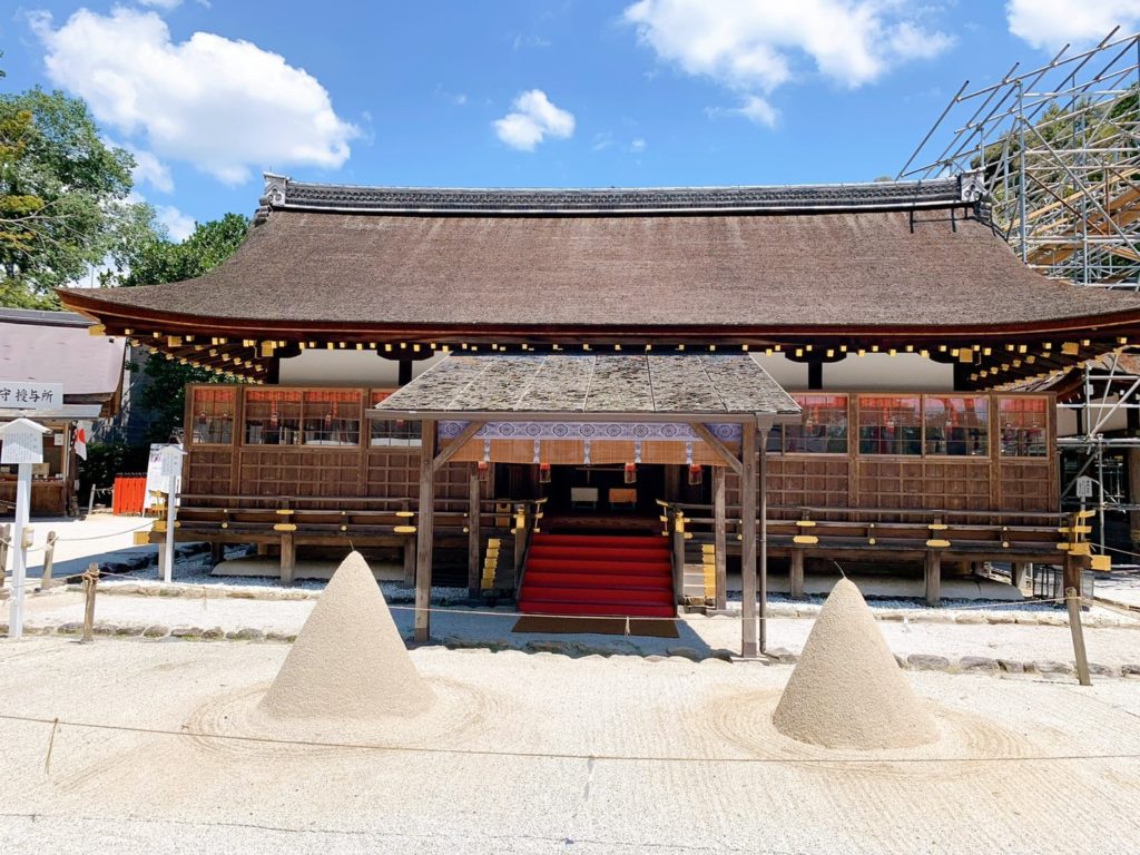 上賀茂神社　細殿　立砂